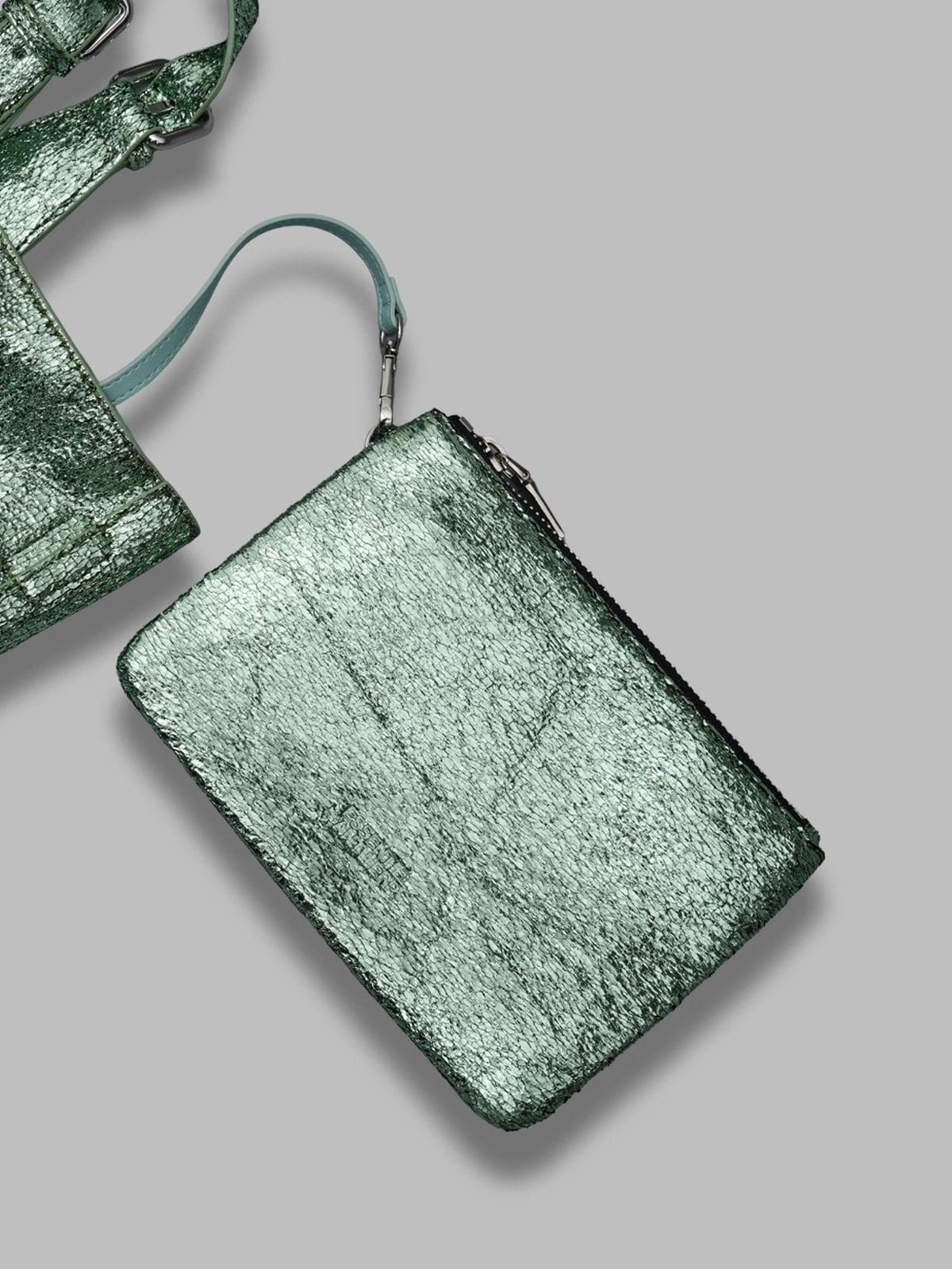 ESSENTIEL ANTWERP hurry faux leather shopper - 100% polyurethane lining: 100% polyester hardware: 100% zinc alloy made in china - 5