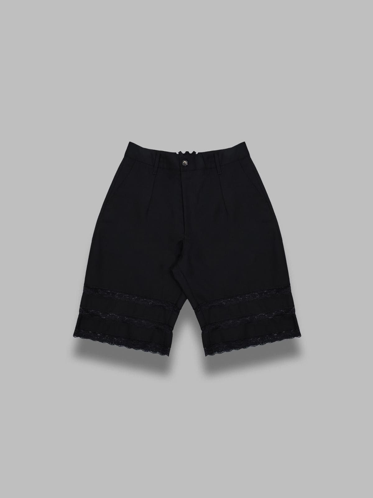 VAQUERA lace trade shorts