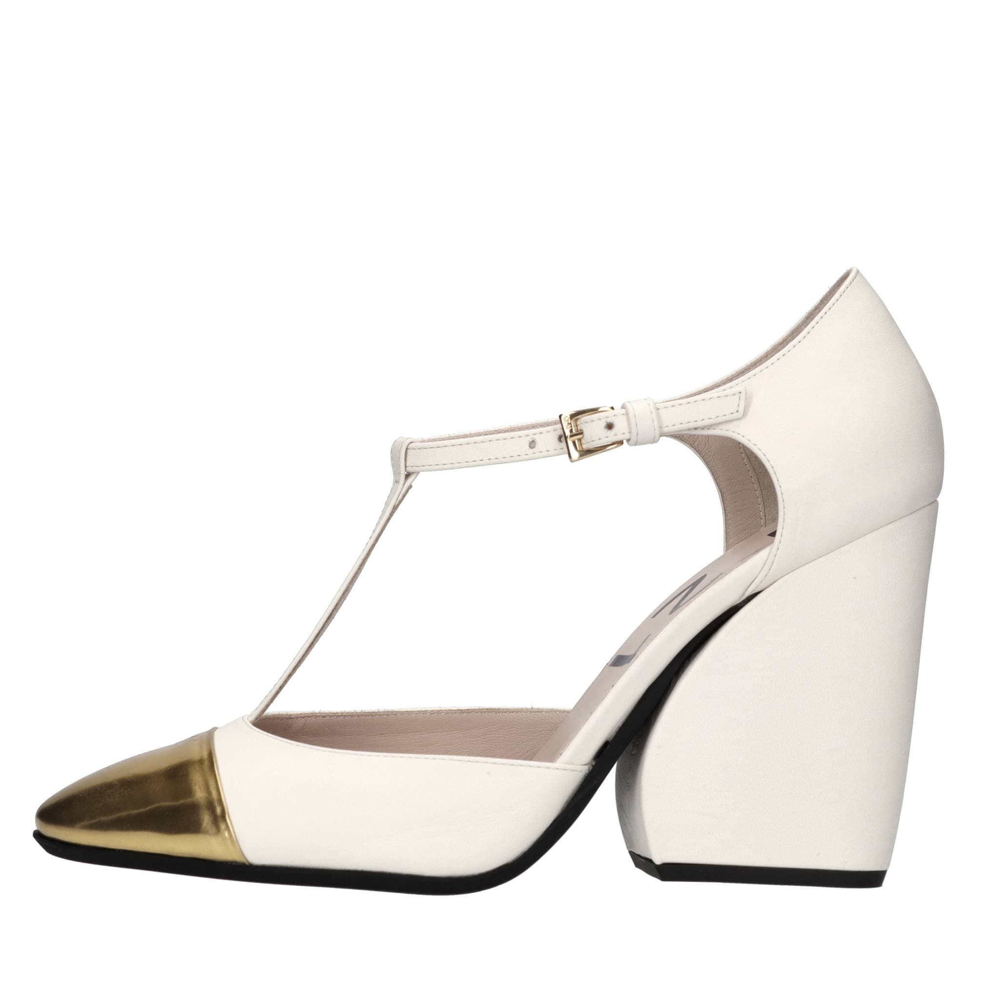 N°21  Scarpe con Tacco Bianco