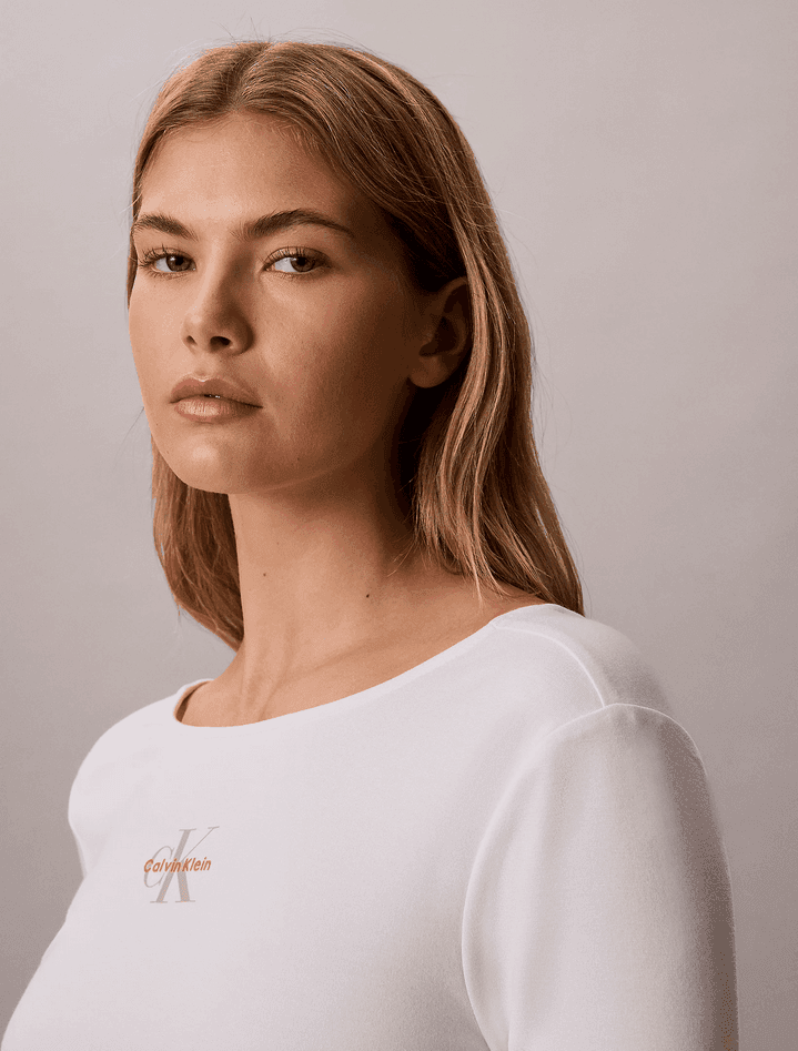 calvin klein t-shirt con scollo a u sul retro donna grigio - 2