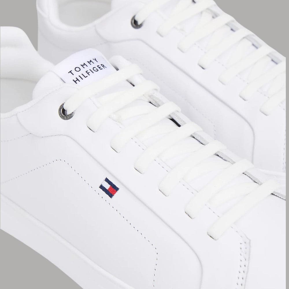 Eleganza e Comfort: Scarpe Tommy Hilfiger Bianche in Pelle - 4