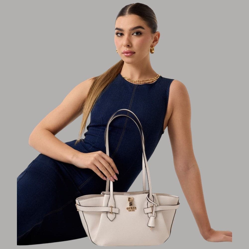 Guess Borsa a Spalla Yesba in Saffiano con Metalleria Dorata Bianco - 2