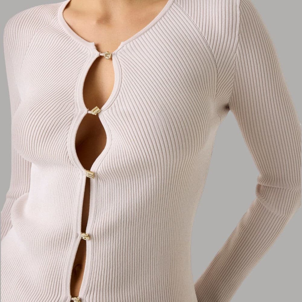 Eleganza Ribattuta: Cardigan Guess con Bottoni Gioiello - 6