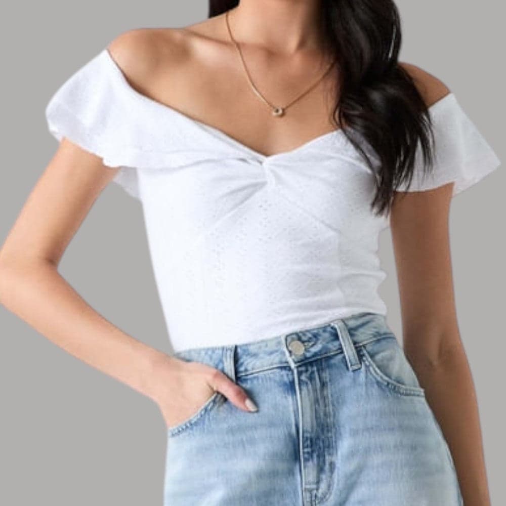 Top Guess Bianco Scollo Barca Sangallo e Volant Elegante - 4