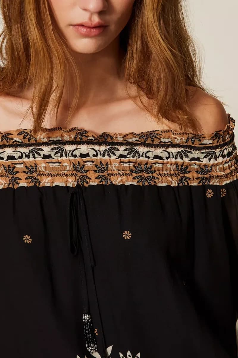 Blusa fantasia scollo barca con nappine | TWINSET - 4