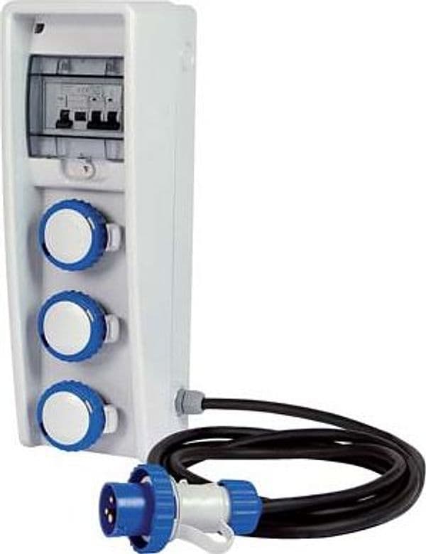 Quadro Distribuzione Blu Ulisse Fme Prese Cee Blu X3 Mm 150X450 H.mm 137 – Fanton