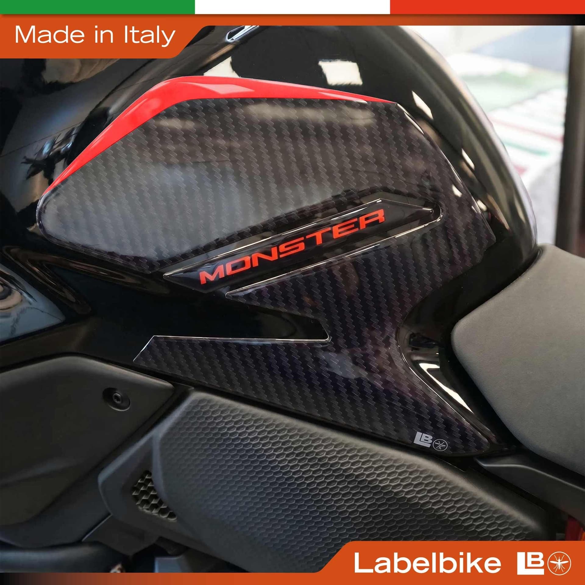 Adesivi 3D Laterali serbatoio moto compatibili con Ducati Monster V2 2026 - 10