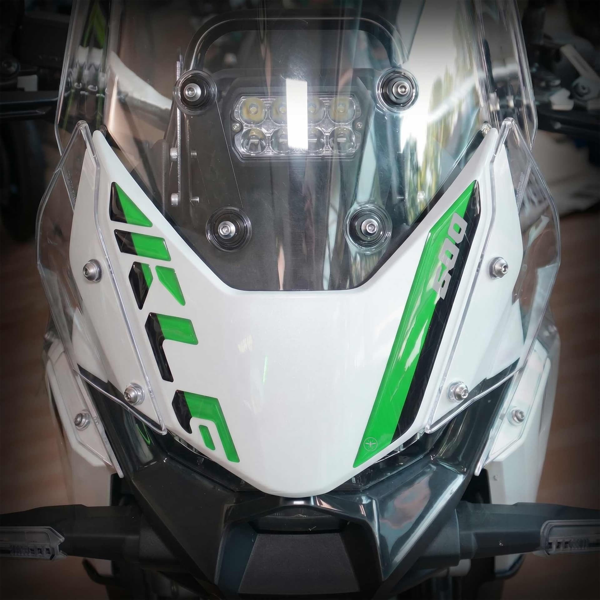 Adesivo 3D Protezione Muso Frontale moto compatibile con Kawasaki KLE500 - 14
