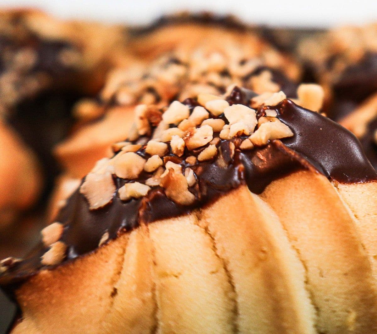 Biscotti al Burro Con Glassa & Nocciole - 2