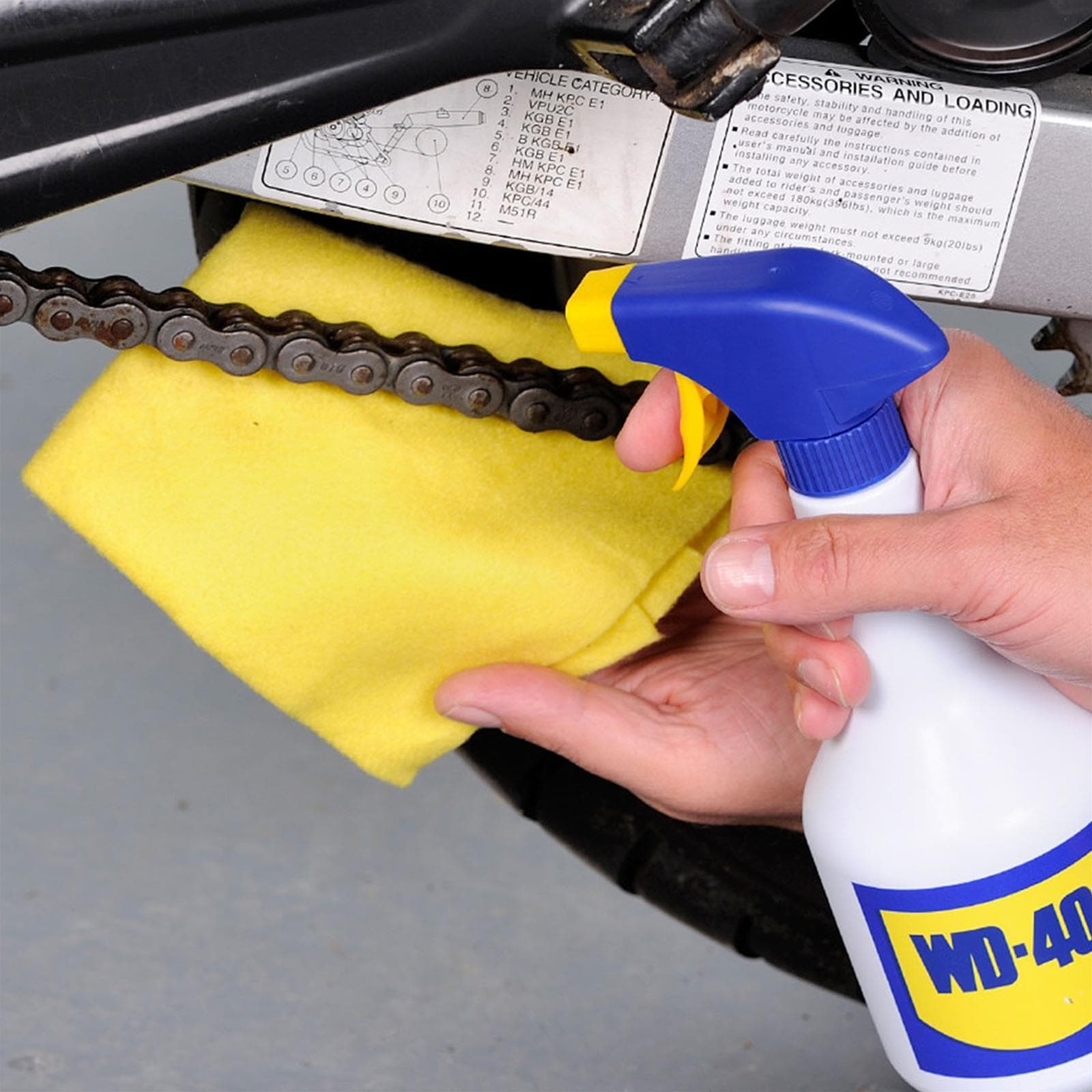 Sbloccante spray wd40 5 lt con dispenser azione lubrificante svitol tanica lattina - 2