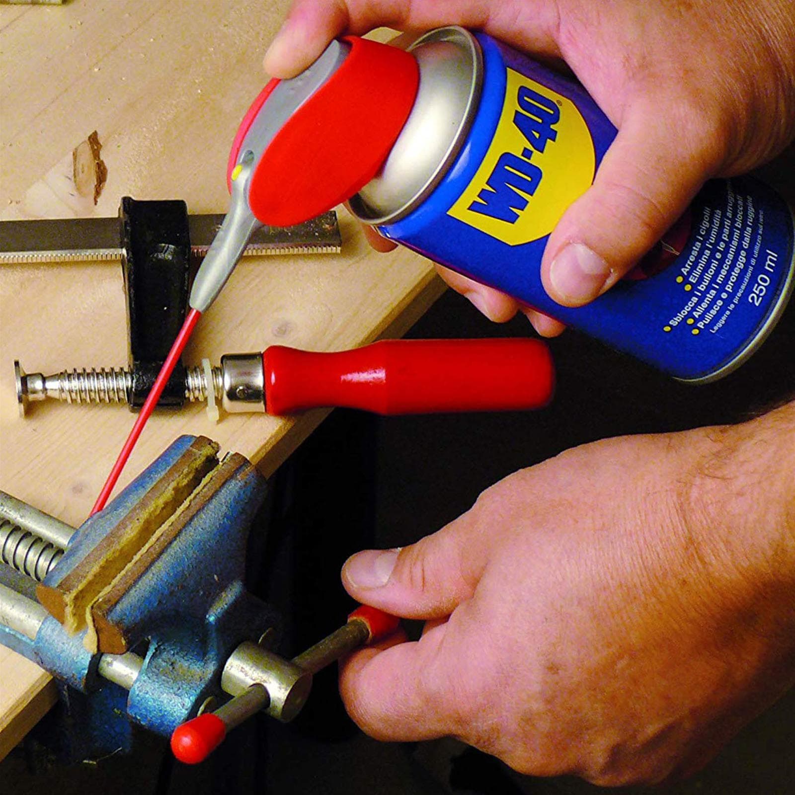 Sbloccante spray wd40 250 ml getto posizionabile doppia azione lubrificante svitol - 2