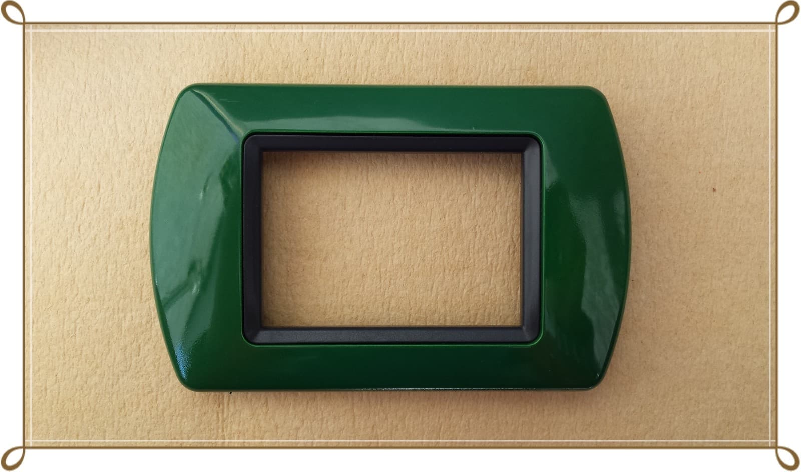PLACCHE COMPATIBILI LIVING INTERNATIONAL COLORATE IN ABS PER SCATOLE RETTANGOLARI  SERIE GLAMOUR - 48