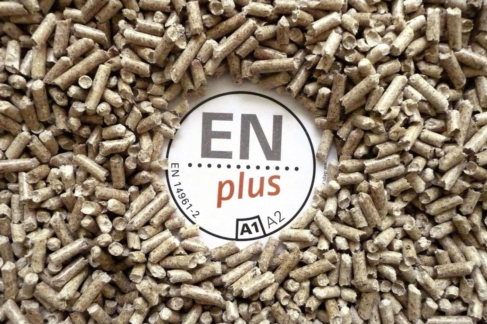 Pellet canadese professionale per riscaldamento di abete rosso 80% + abete bianco 20% kg 15 - 5