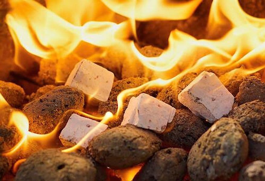 Accendi fuoco per stufe e barbecue diavolina con Kerosene confezioni da 48 cubetti - 2