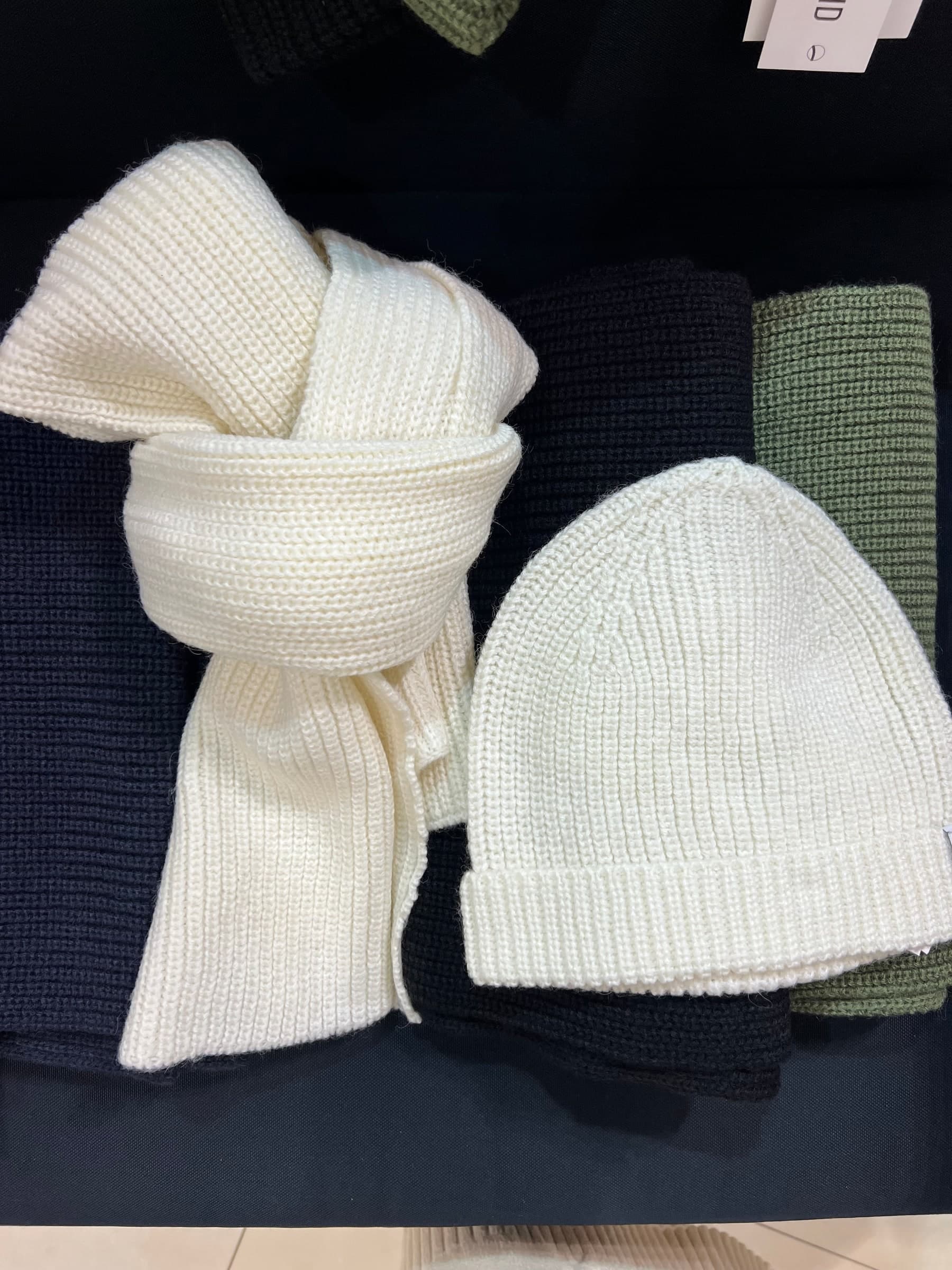 Cappello e sciarpa uomo - 7