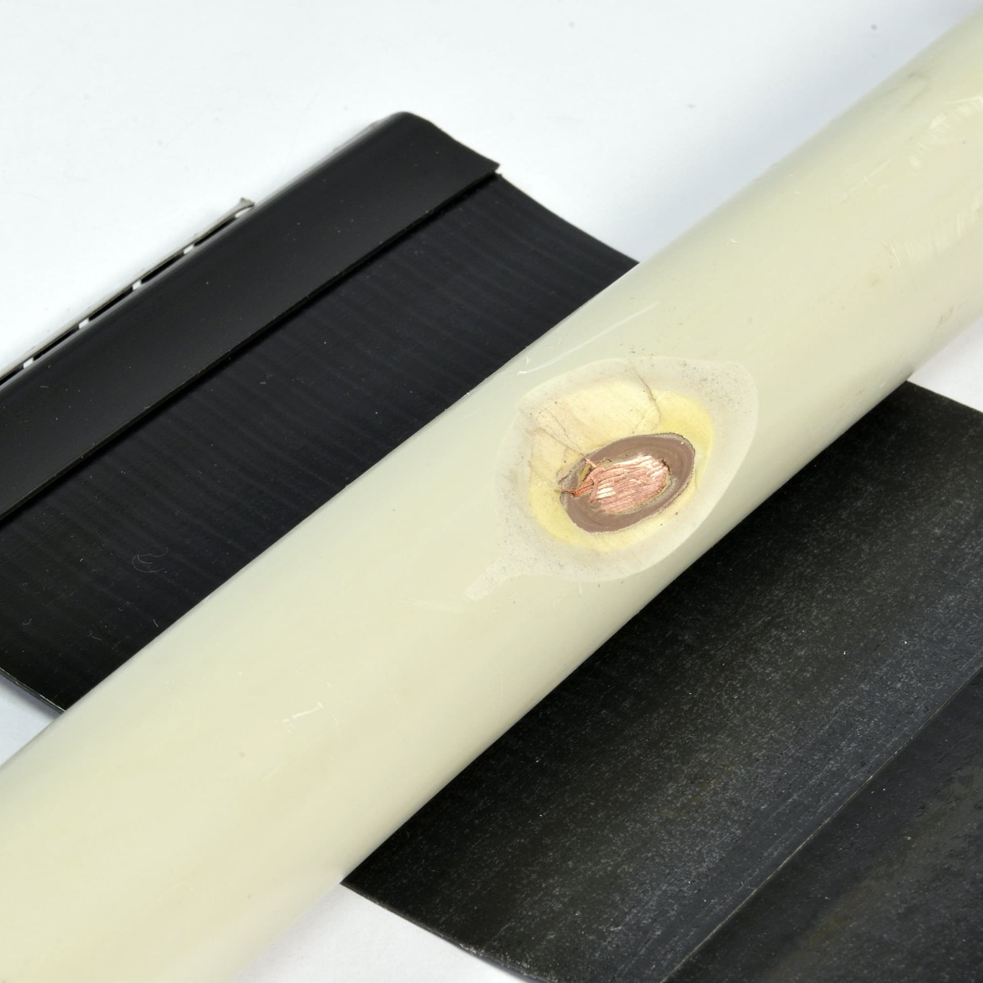 Guaina Termorestringente a forte spessore, a cerniera, per isolamento elettrico - 4