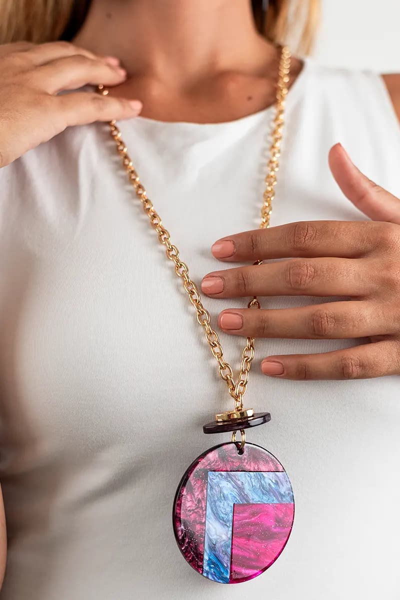MYA ACCESSORIES | Collana lunga pendente in acrilico - 3