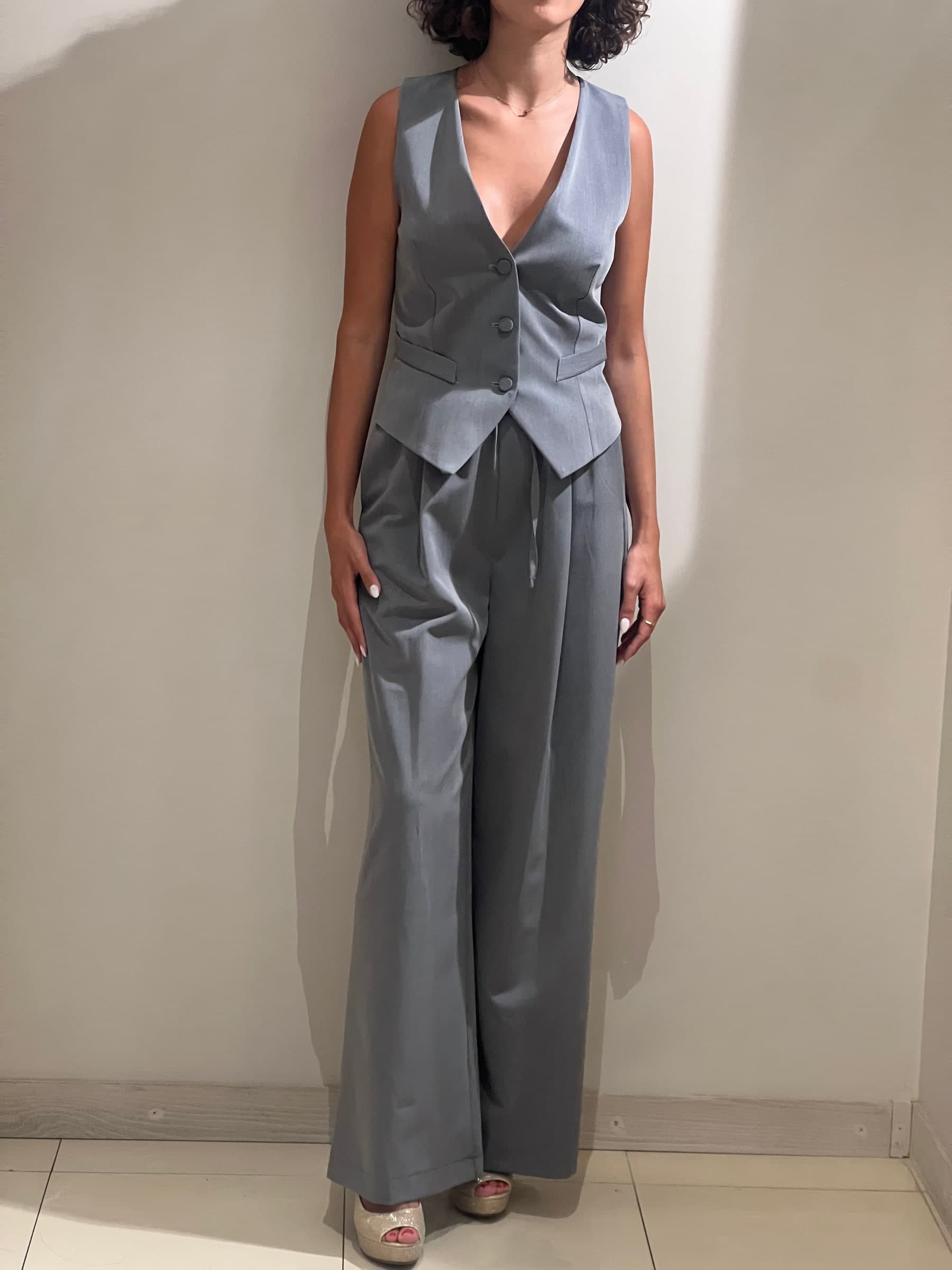 Gilet basic in grigio o nero - 4