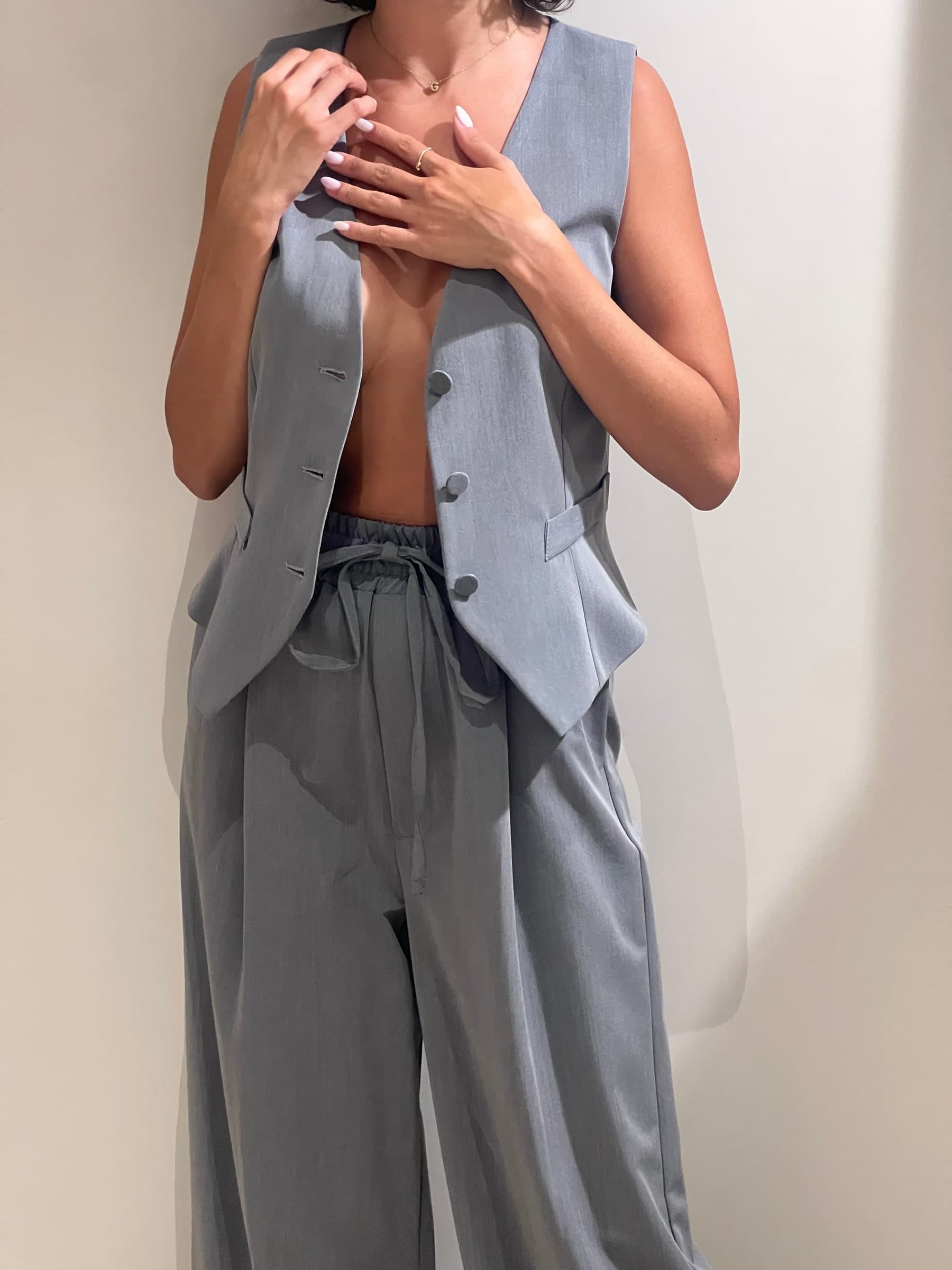Gilet basic in grigio o nero - 6