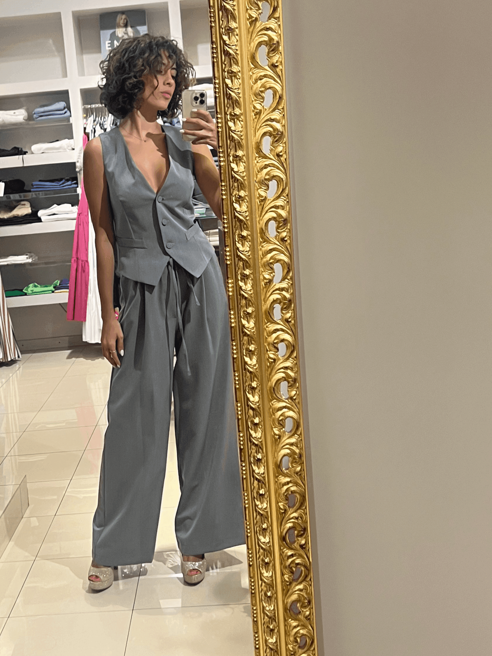Gilet basic in grigio o nero - 7