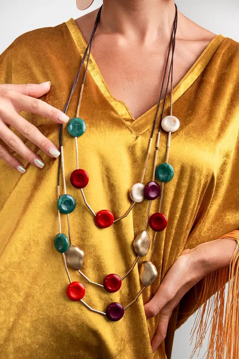 MYA ACCESSORIES | Collana a tre fili con inserti in resina - 3