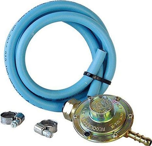 Kit completo di montaggio per bombola a gas con regolatore a taratura fissa