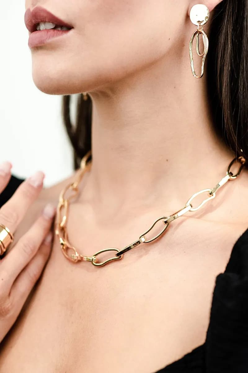 MYA ACCESSORIES | Girocollo in metallo a catena martellata - 4