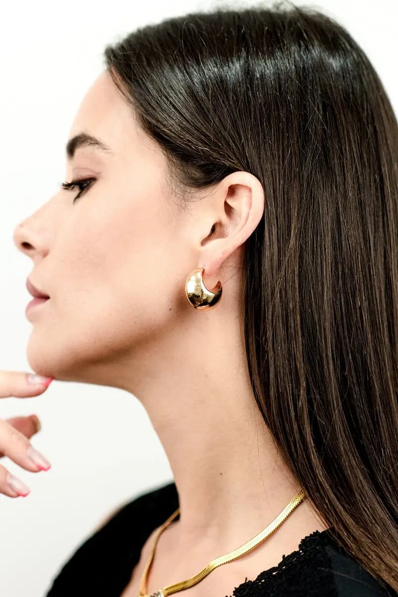 MYA ACCESSORIES | Orecchini a spicchio di luna bombato - 3