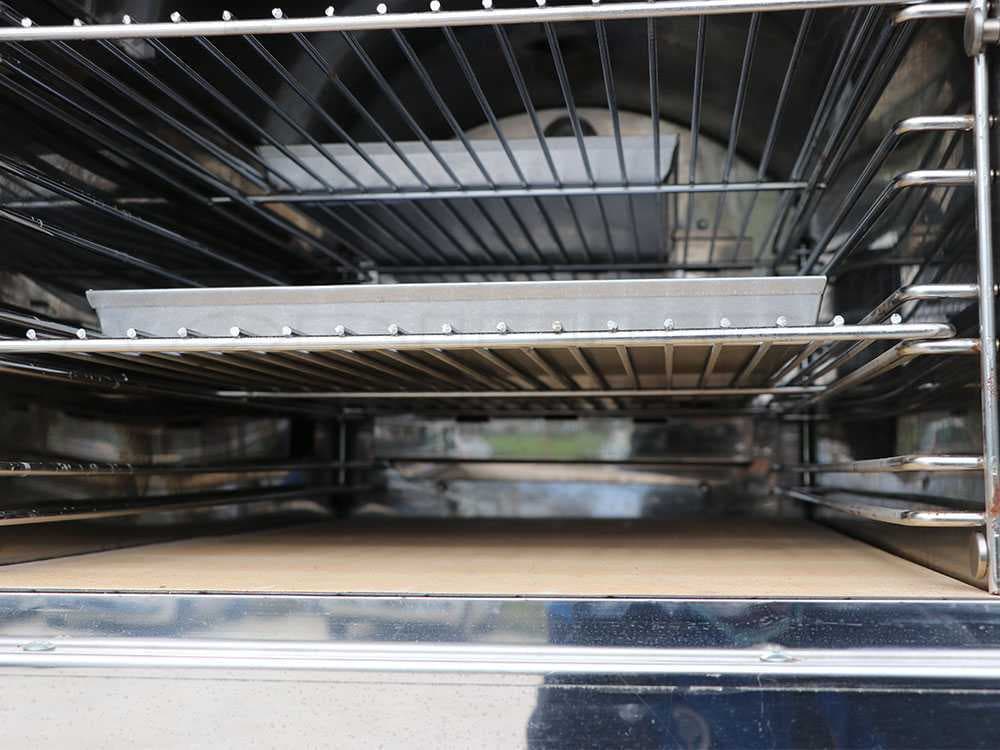 Forno a legna per pizze in acciaio inox ventilato da esterno con ruote "Made in Italy" - 5