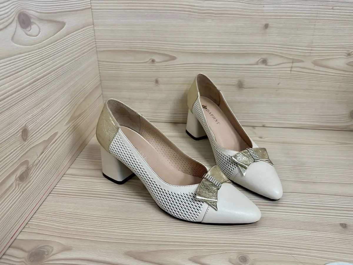 Daphne scarpe donna décolleté pelle beige con fiocco e tacco largo - 3