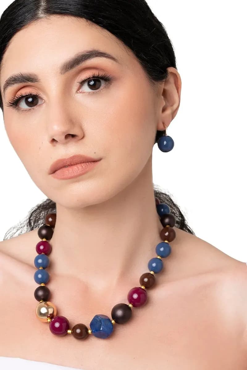 MYA ACCESSORIES | Collana girocollo con sfere in acrilico tono rosso e blu - 5