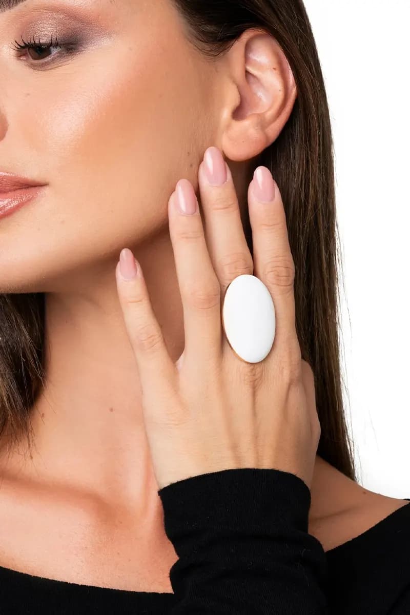 MYA ACCESSORIES | Anello regolabile in metallo con placchetta ovale smaltata - 3