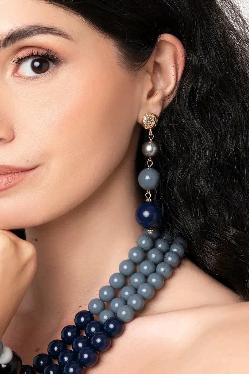 MYA ACCESSORIES | Orecchini pendenti con tre sfere in acrilico - 3