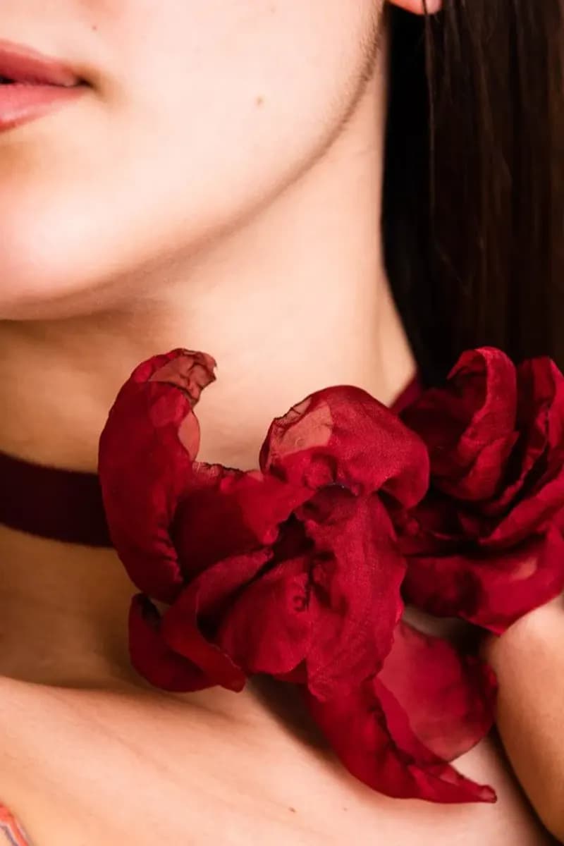 MYA ACCESSORIES | Collana chocker in tessuto con fiore - 3