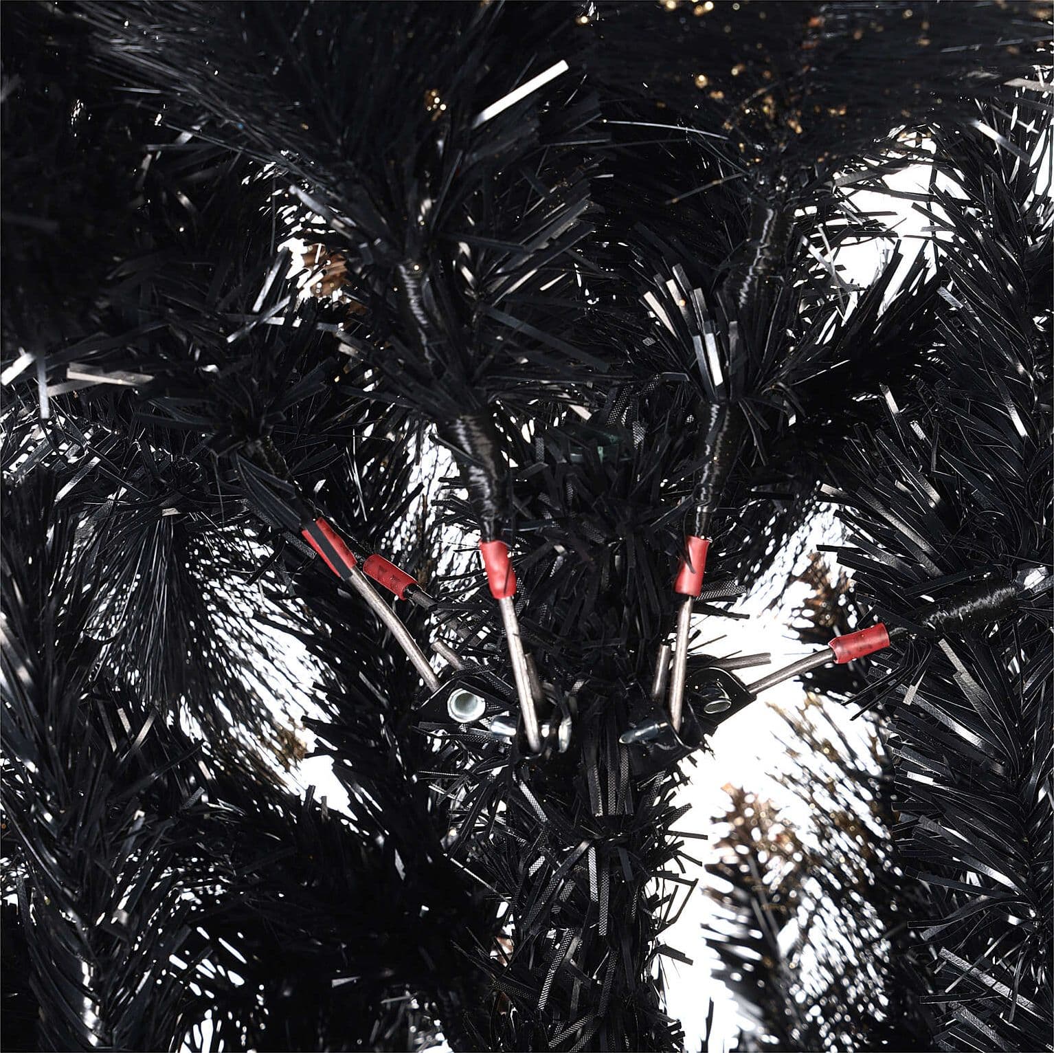 Albero di Natale Slim Nero con punte Glitter Oro in PP Effetto aghi di Pino h 180 cm - 4