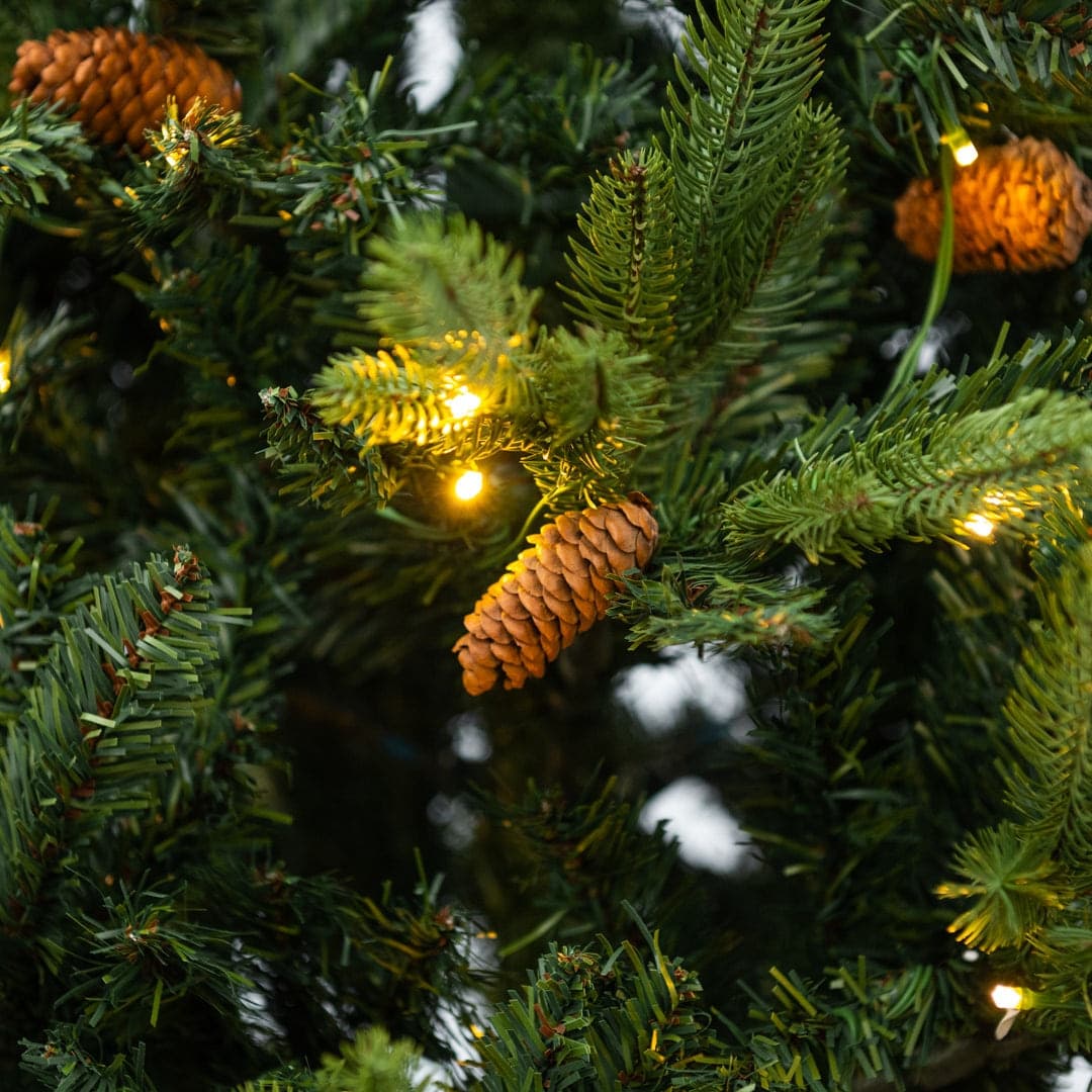 Albero di Natale con base tronco e luci led "Marmolada" in PE Effetto Real Touch+ PVC - 6