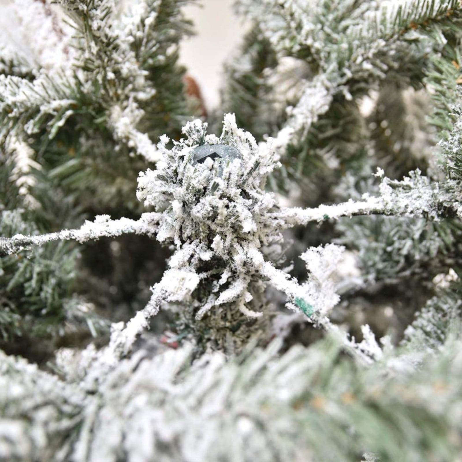 Albero di natale "New Gardena" innevato con Pigne in PP Effetto Aghi di Pino + PE Effetto Real Touch +Flock - 5