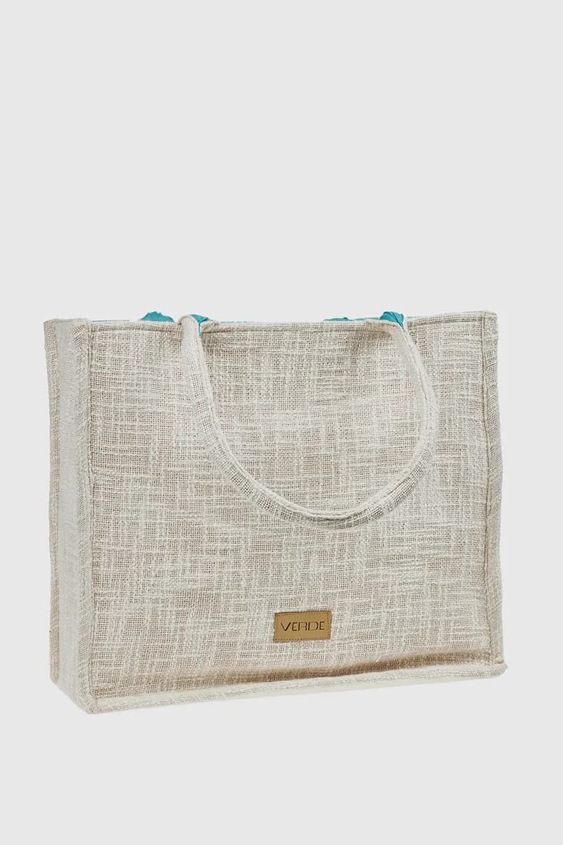 VERDE FASHION | Borsa mare in tessuto con ricami e conchiglie - 2