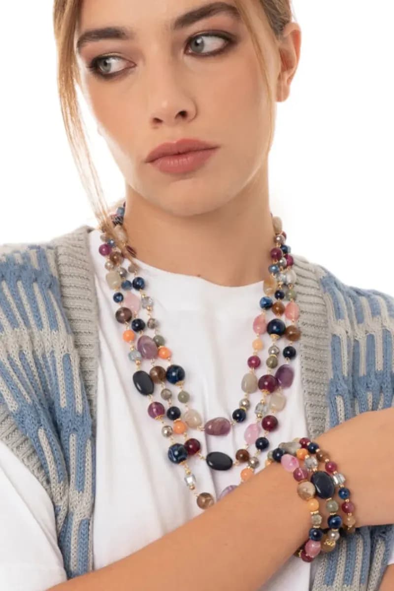 MYA ACCESSORIES | Collana a tre fili con pietre in acrilico e vetro - 4