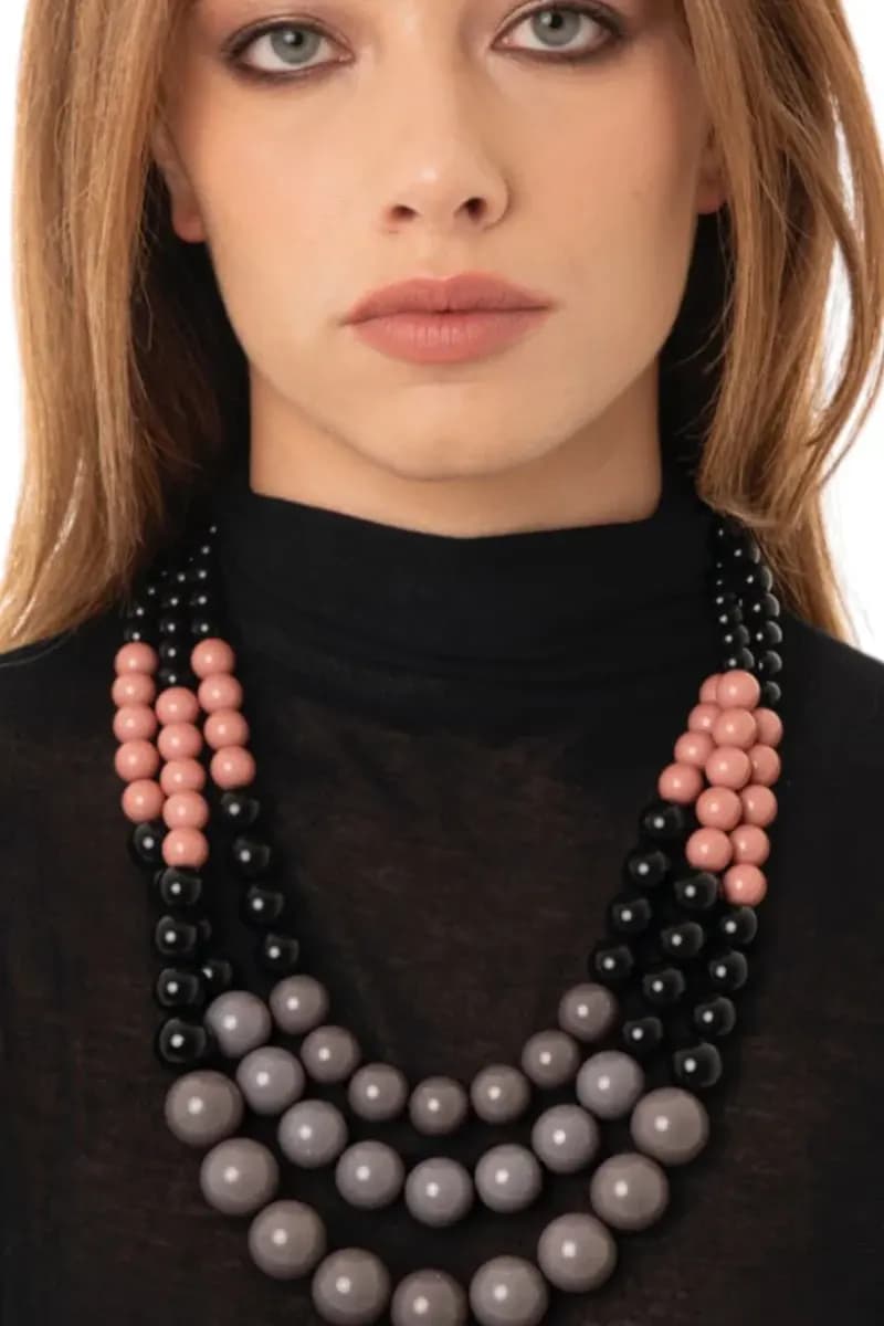 MYA ACCESSORIES | Collana a tre fili con sfere in acrilico - 4