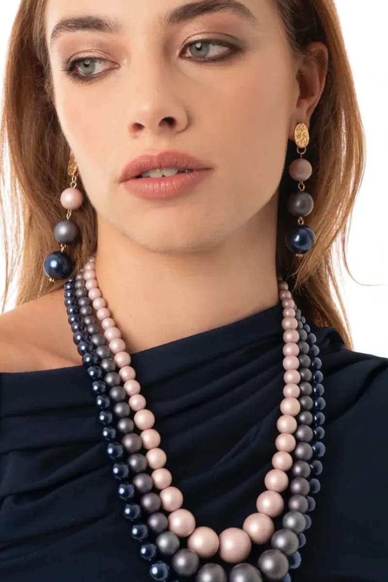 MYA ACCESSORIES | Collana a tre fili con sfere in acrilico - 4