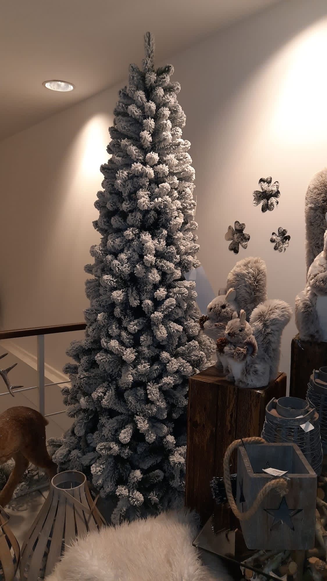 Albero di Natale innevato Slim "Corvara" in PP Effetto Aghi di Pino PVC +Flock - 4