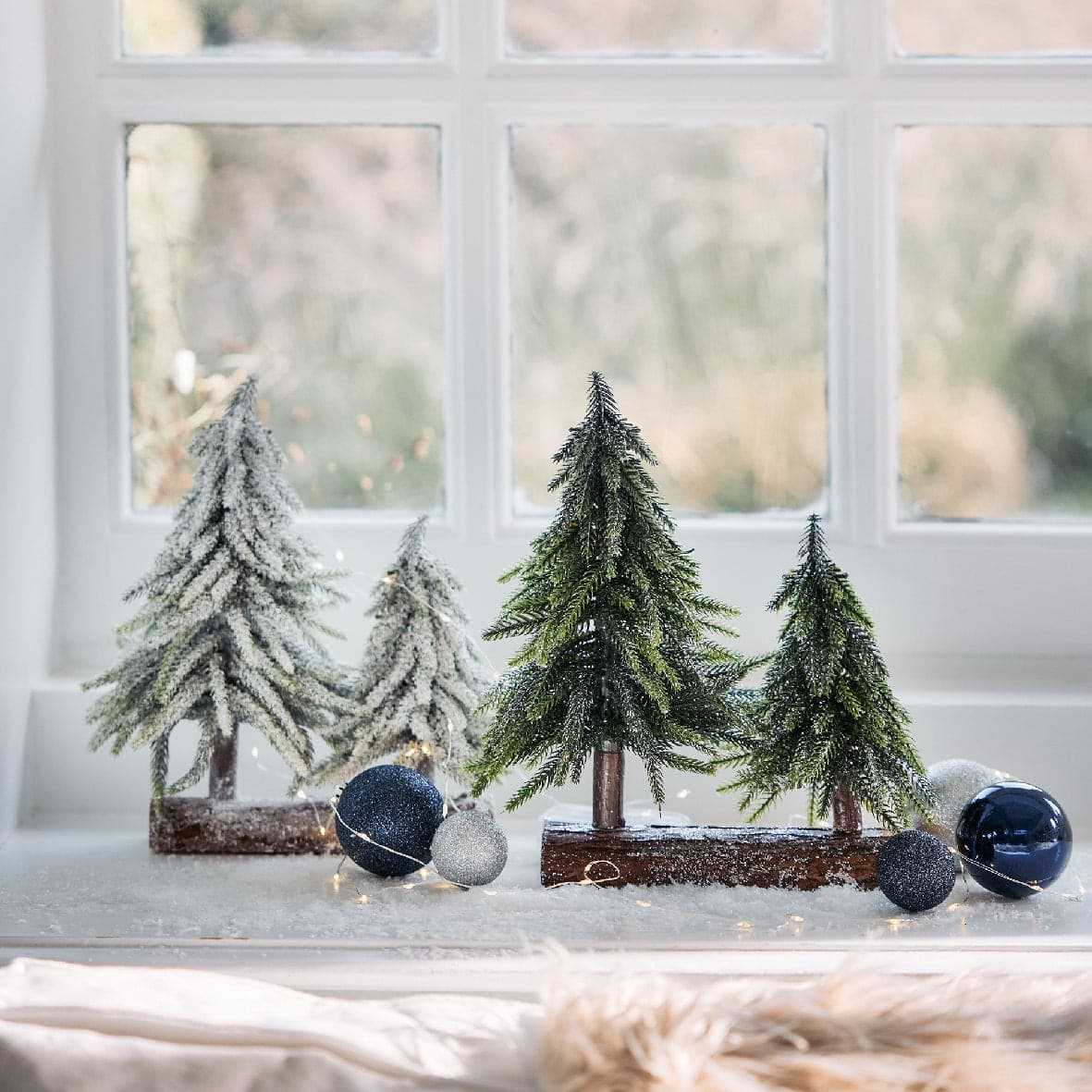 Alberelli di Natale innevati con base in legno in PE Effetto Real Touch h 23 cm - 3