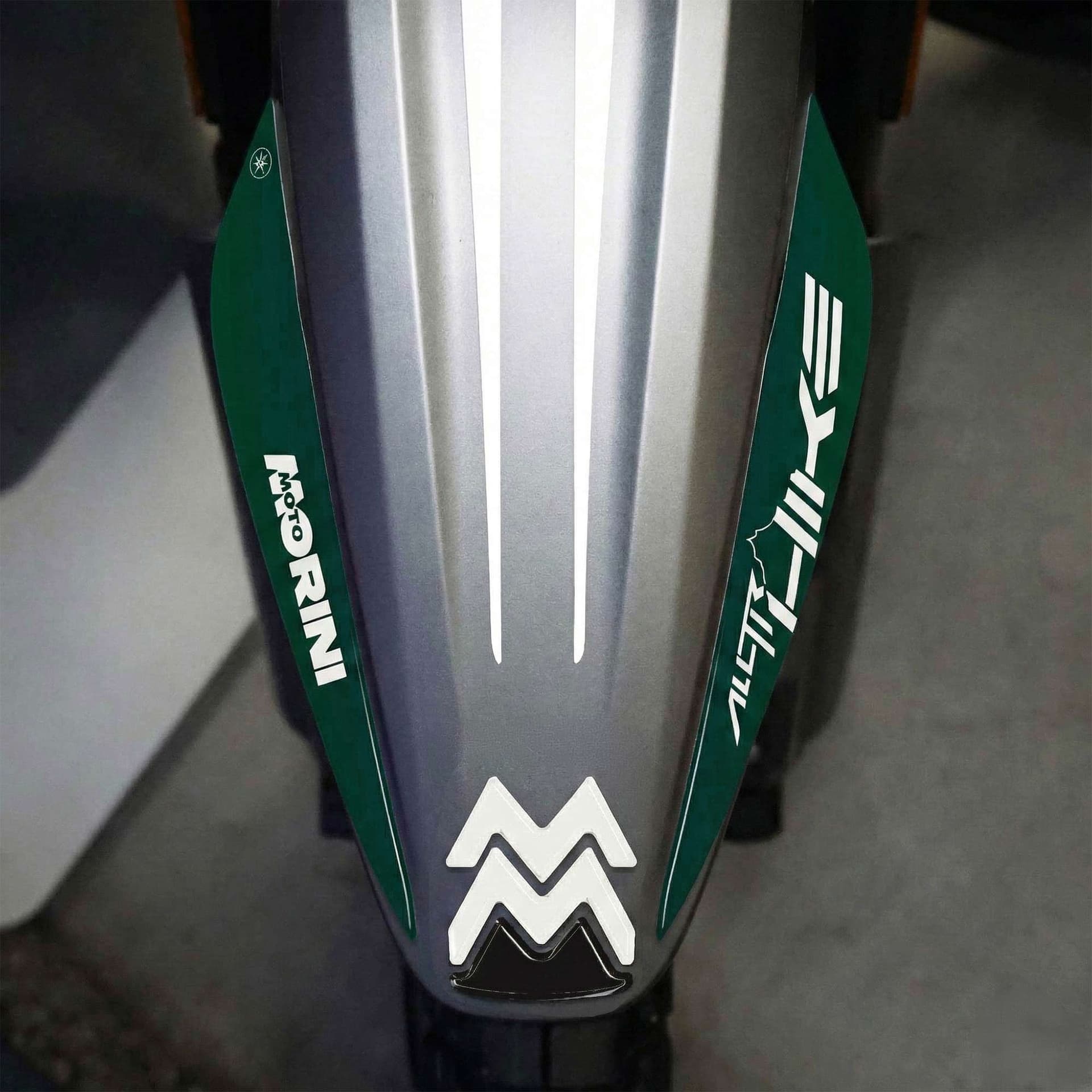 Adesivo 3D Parafango anteriore compatibile con Moto Morini Alltrhike 450 2026 - 16