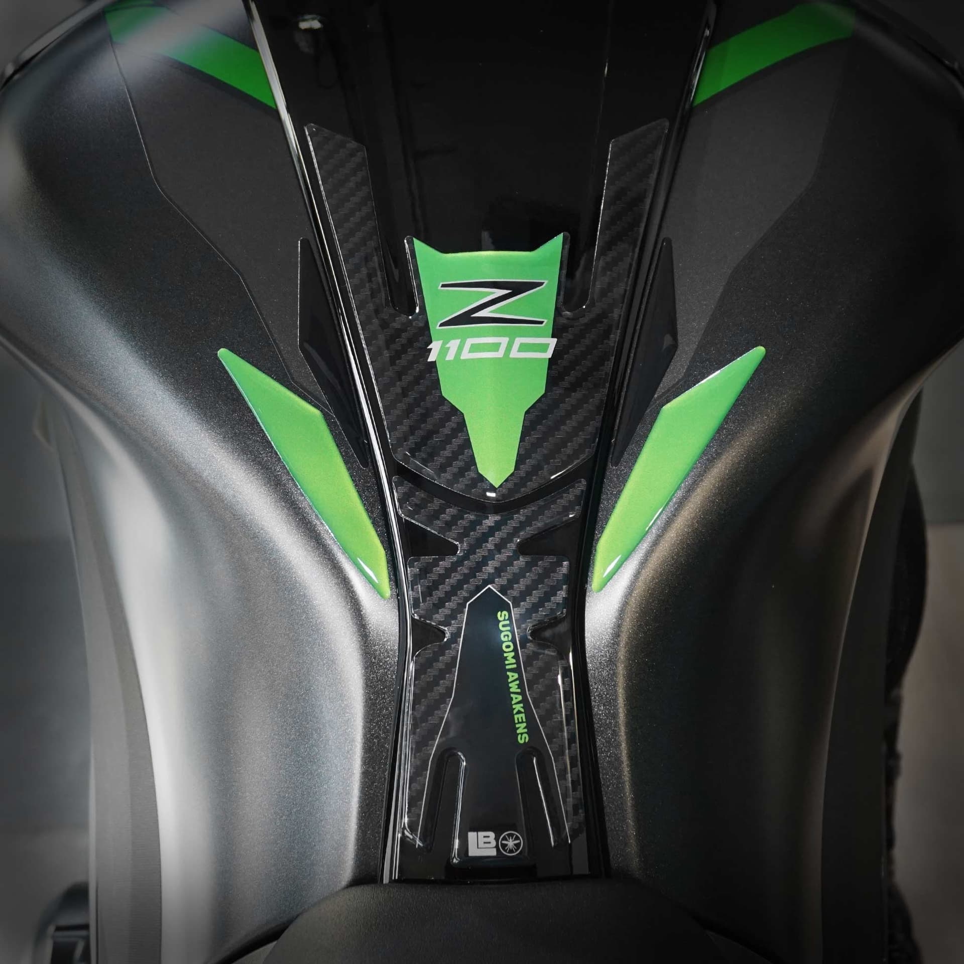 Paraserbatoio Adesivo 3D Protezione moto compatibile con Kawasaki Z1100 2026 - 7