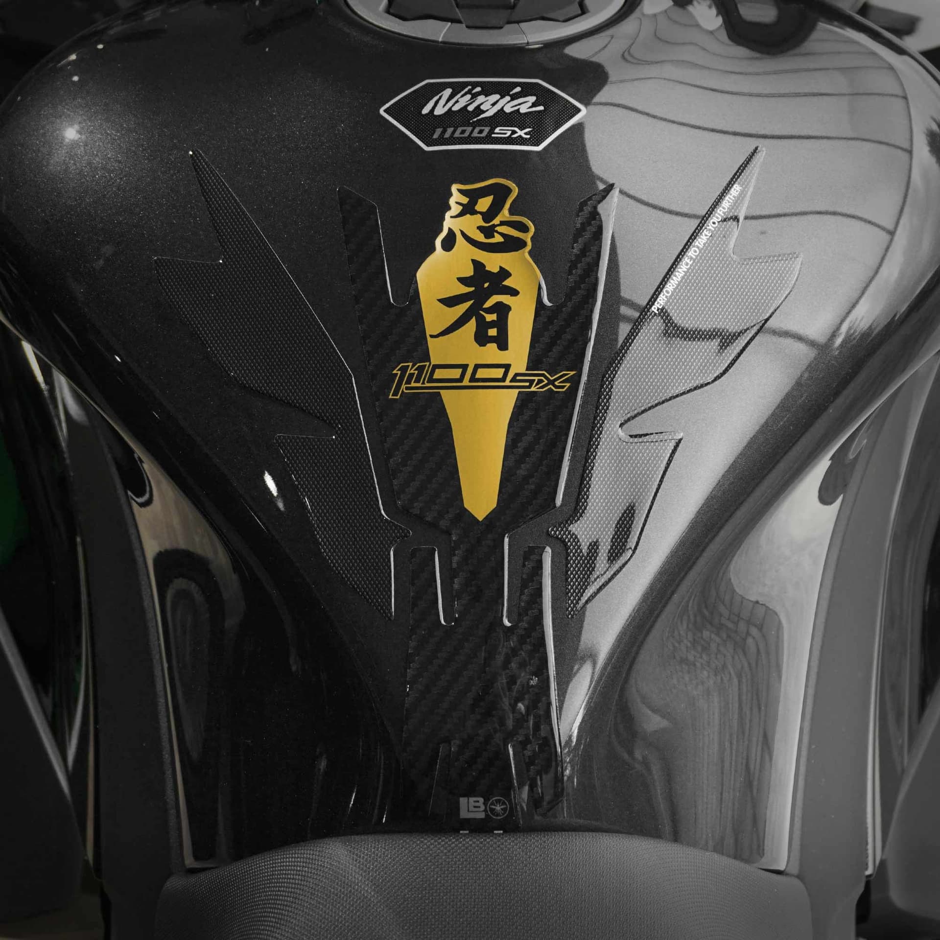 Paraserbatoio Adesivo 3D Protezione moto compatibile con Kawasaki Ninja 1100SX - 25