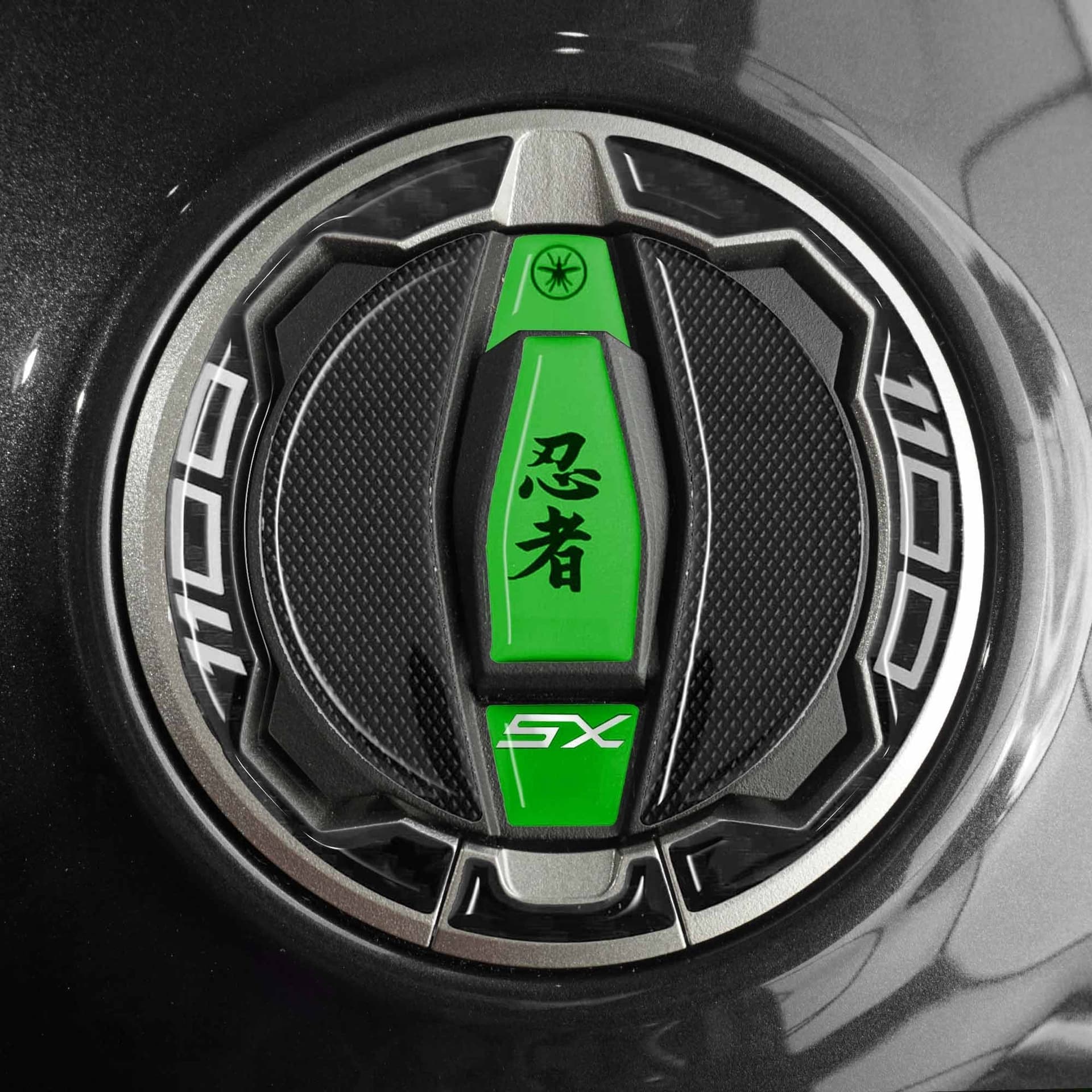 Adesivo Protezione Tappo Serbatoio moto compatibile con Kawasaki Ninja 1100SX - 16