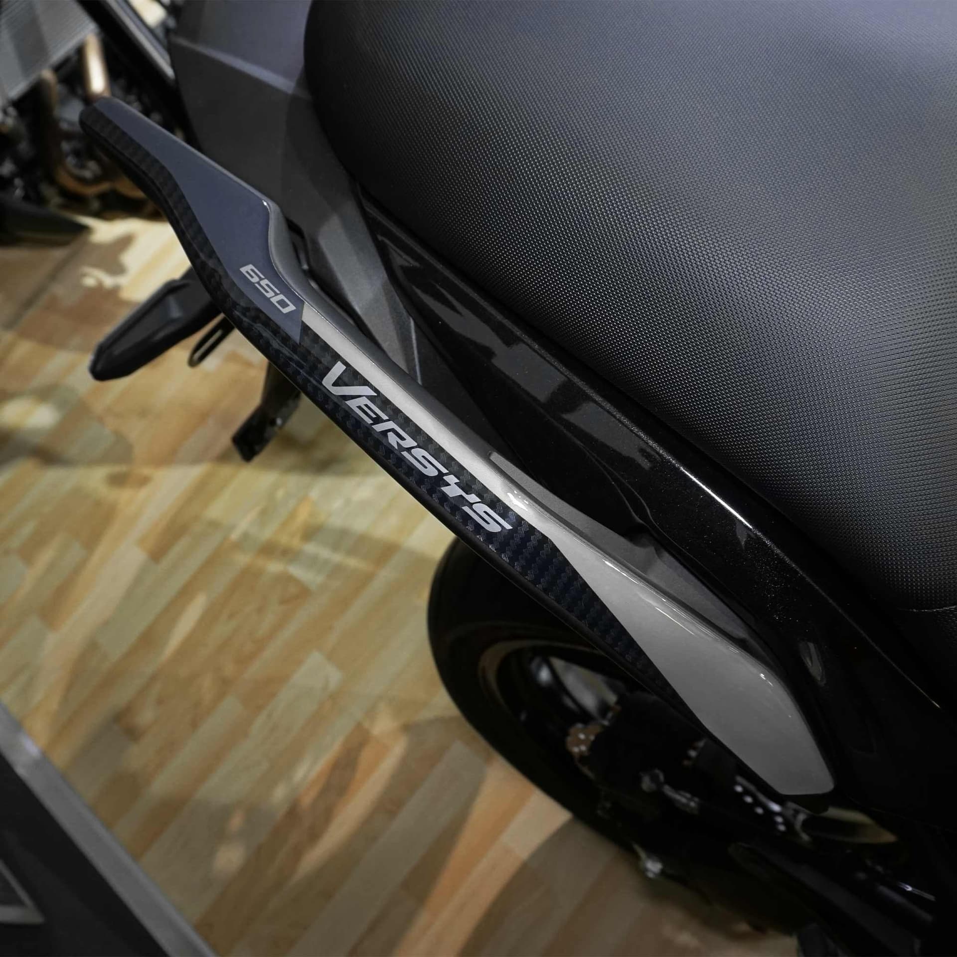 Protezioni Maniglie Adesivi 3D compatibili con Kawasaki Versys 650 2021-2026 - 6