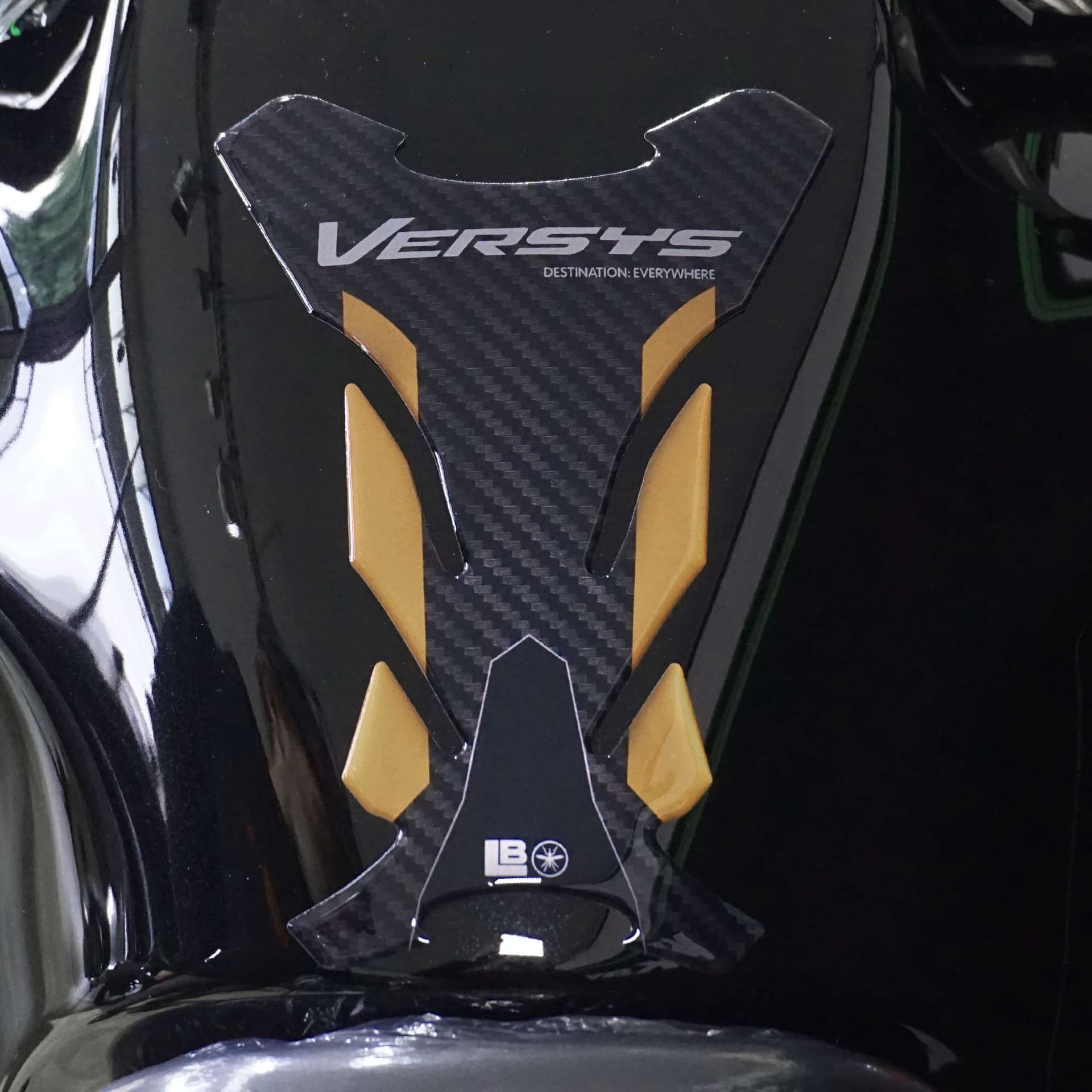 Adesivo 3D Paraserbatoio moto compatibile con Kawasaki Versys 1100 2025-2026 - 19