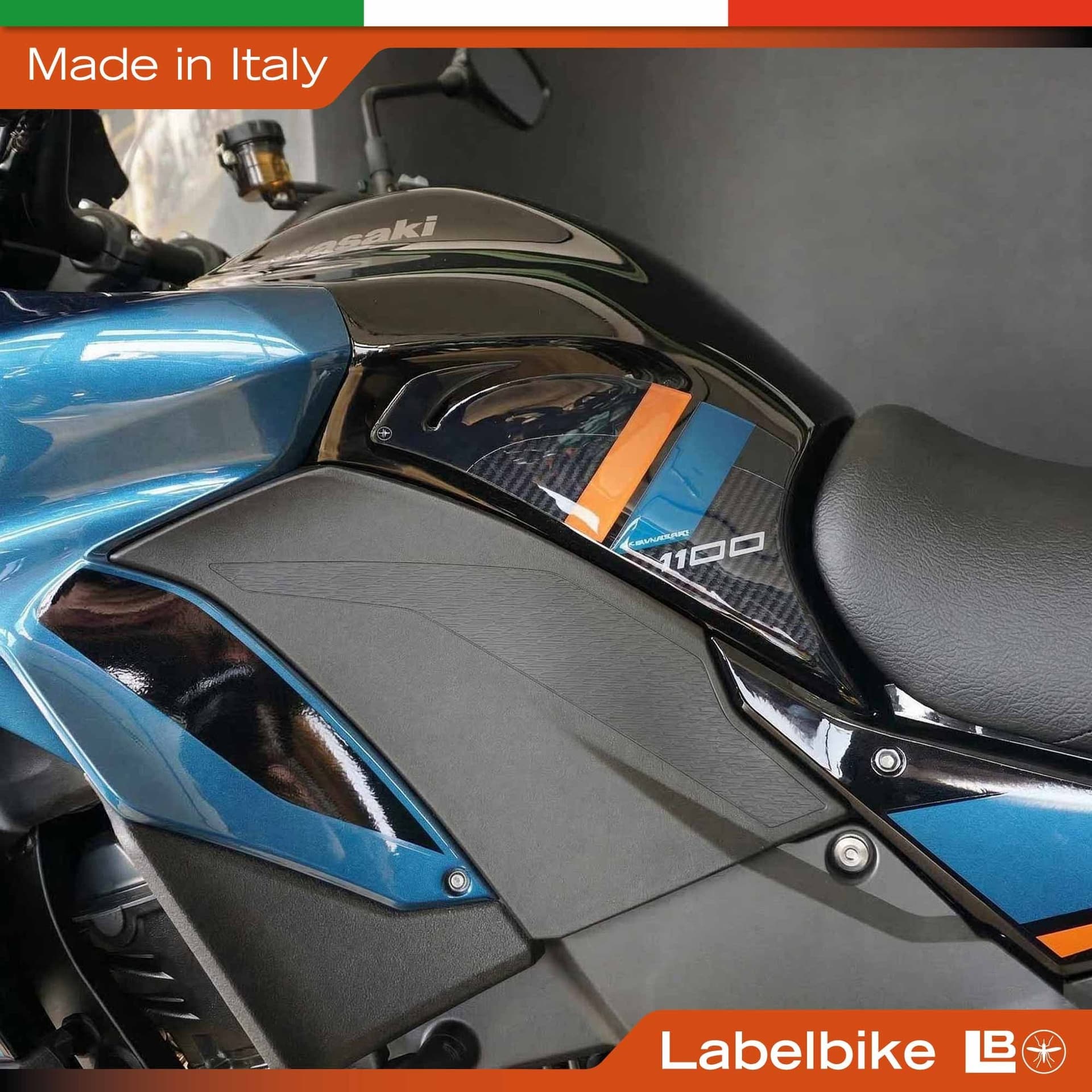 Adesivi 3D Laterali Serbatoio moto compatibili con Kawasaki Versys 1100 2025-26 - 3